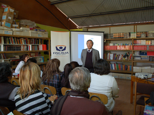 Los directivos y docentes del colegio San Pedro de Alto Hospicio aclararon sus dudas respecto a la Ley Penal Adolescente y el consumo de drogas.