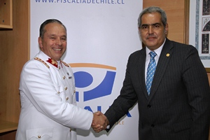 Comandante en Jefe, General Humberto Hurtado en visita a las dependencias de la Fiscalía Nacional
