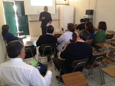 El Fiscal Luis Herrera, durante la actividad con la comunidad educativa.