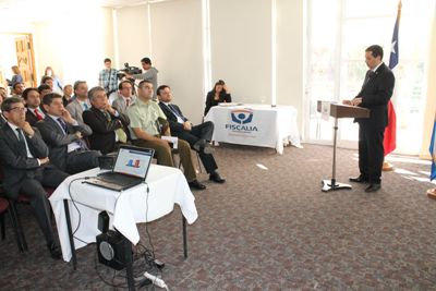 Fiscal jefe, Gabriel Meza, entregó su cuenta pública ante las principales autoridades comunales y representantes de la comunidad. 