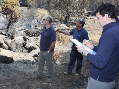 El fiscal Jaime Pino estuvo en el lugar donde se habría iniciado el fuego.