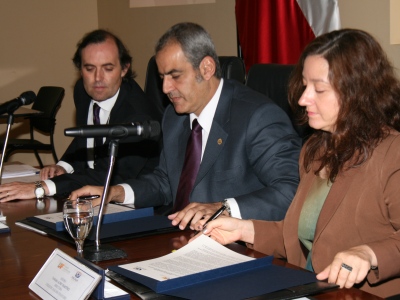 Fiscal Nacional y Directora de la UAF durante firma de convenio.