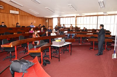 Periodistas de medios de comunicación y de servicios públicos asistieron al taller de capacitación.