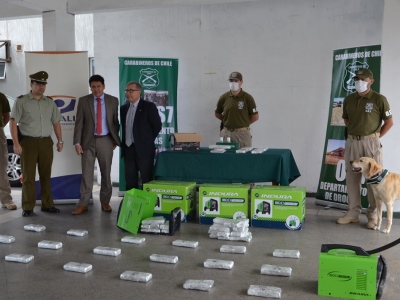 Fiscalía, Carabineros y la Gobernación de Iquique dieron a conocer el exitoso procedimiento.