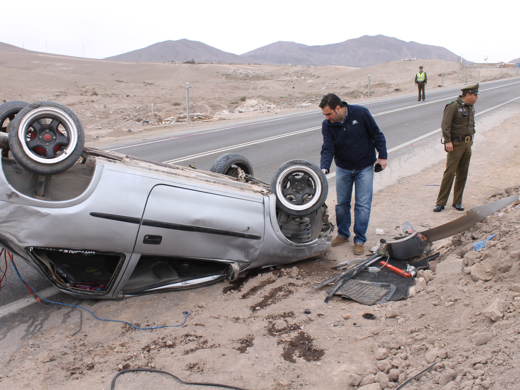 El fiscal Nicolás Zolezzi dirigió esta mañana las diligencias investigativas en el lugar del accidente. 