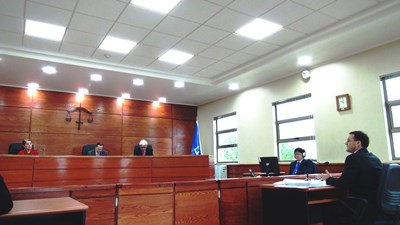 Caso corresponde a desacato y lesiones menos graves, según explicó el abogado Sebastián Trewhela.