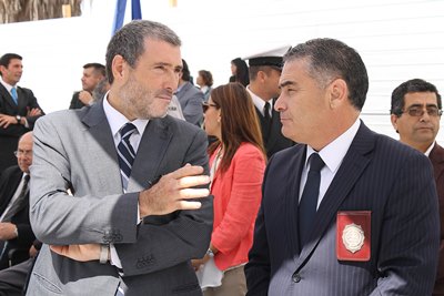 En la ceremonia el fiscal regional, Alexis Rogat, felicitó al prefecto regional, Luis Vallejos.