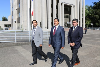 El fiscal del Perú Omar Tello Rosales (al medio) en su visita a los tribunales de La Araucanía