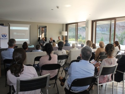 Fiscal Ezio Braghetto conversa con vecinos de Lo Barnechea