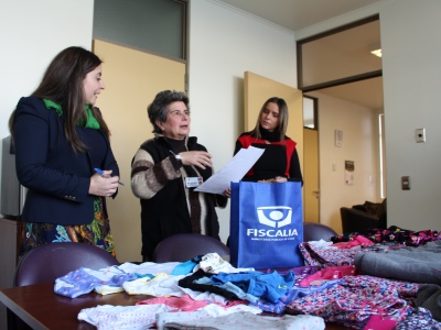 En el Hospital Base de Osorno la Fiscalía Regional entregó ropa de recambio para menores víctimas.