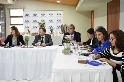 Ayer se efectuaron tres exposiciones en el auditorio de la Fiscalía Regional de Aysén. 