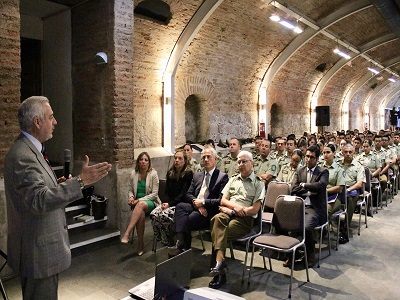 El fiscal Raúl Guzmán inauguró el curso.