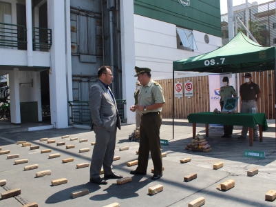 El Fiscal Regional (s), Gonzalo Guerrero, junto al jefe de la Primera Zona Tarapacá, general Rodrigo Vicencio.