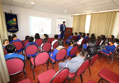 En la actividad los y las estudiantes recibieron amplia información respecto del "Grooming" y los riesgos de redes sociales.