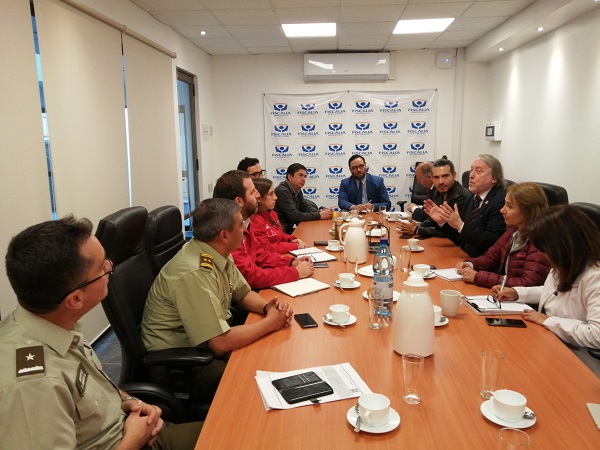 Fiscal Regional de Antofagasta, Alberto Ayala Gutiérrez, junto a autoridades de la zona.