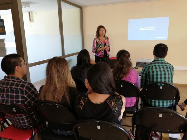 Jefa de URAVIT Región de Antofagasta, Ivonne Alfarez, durante la capacitación.