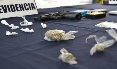 Operativo permitió sacar de circulación alrededor de 100 dosis de clorhidrato de cocaína y cannabis sativa. 