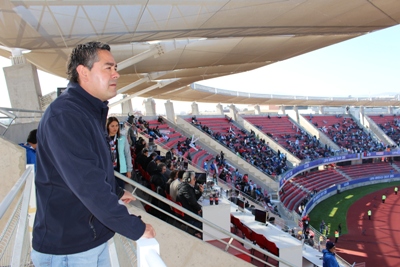 (foto referencial de fiscal en estadio) La Fiscalía invocó la normativa legal que sanciona la activación de los fuegos