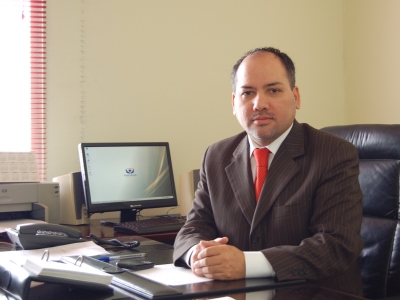 El fiscal de delitos violentos Francisco Almazán a cargo de la investigación.