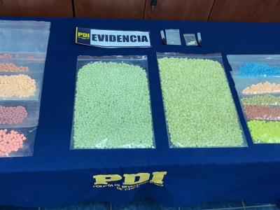 Más de 5.300 pastillas de MDMA, conocida como "éxtasis", fueron incautadas a la organización.