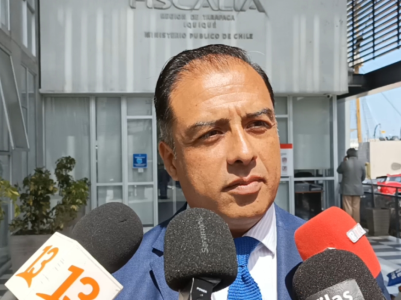 El fiscal jefe de Iquique, Eduardo Ríos, está apoyando al Fiscal Regional en la investigación de los homicidios.