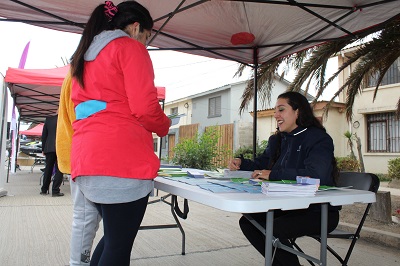 La Fiscalía de Los Vilos se reunió con la comunidad de vecinos y escolares que visitaron los stand informativos.,