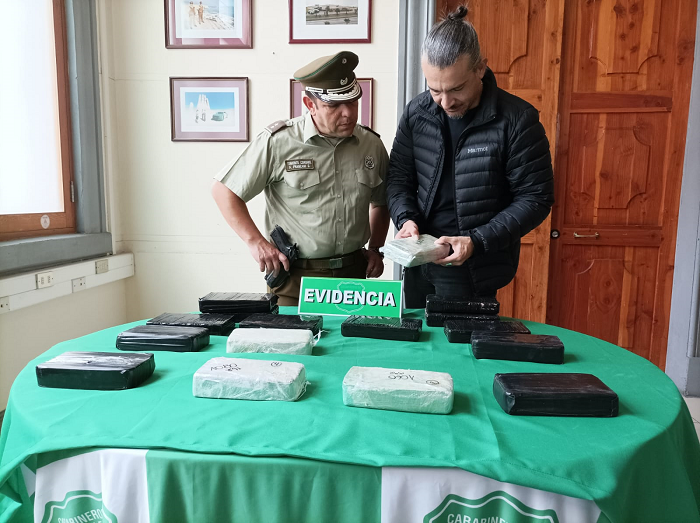 En total fueron incautados 33 kilos de drogas en los dos procedimientos.