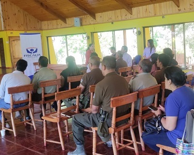 La comunidad siguió atentamente los contenidos del taller efectuado por la Fiscalía.